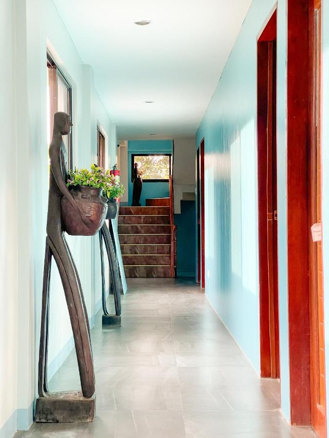 Amos Pili Tree Inn Powered By Cocotel إل نيدو المظهر الخارجي الصورة