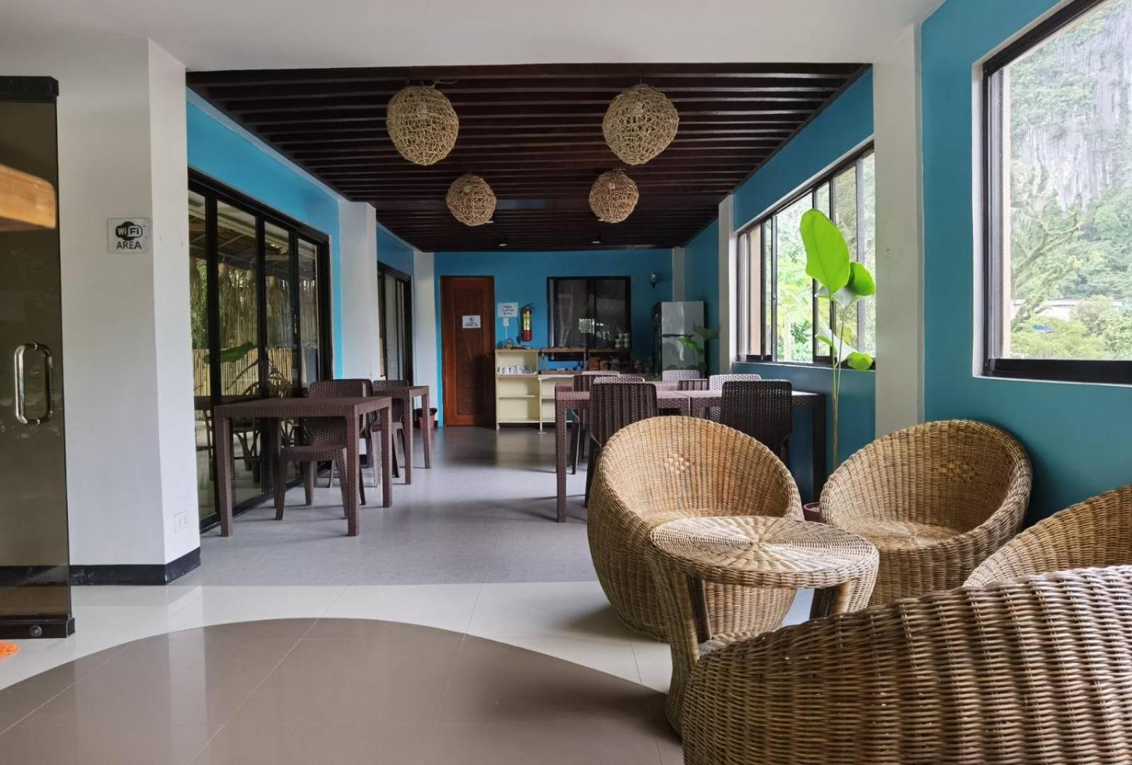 Amos Pili Tree Inn Powered By Cocotel إل نيدو المظهر الخارجي الصورة