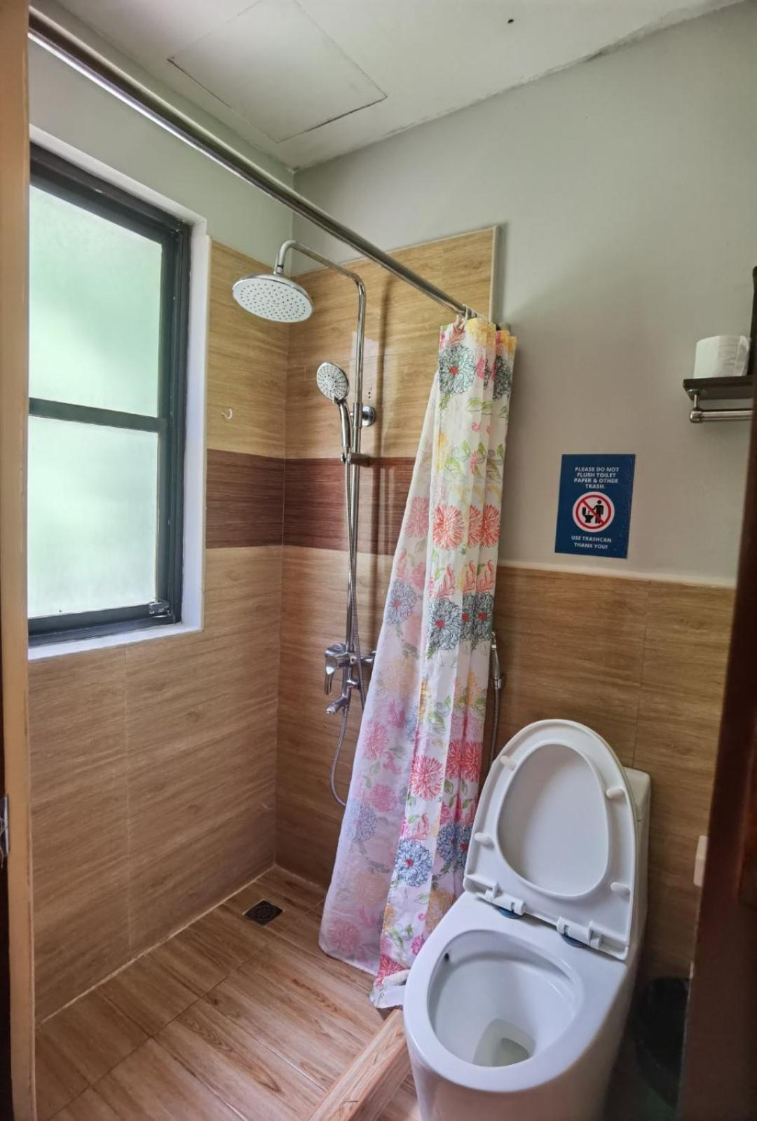 Amos Pili Tree Inn Powered By Cocotel إل نيدو الغرفة الصورة